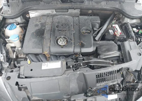 2014 Volkswagen Beetle 2.5L Entry из США, поврежденный, VIN 3VWFP7AT9EM627658